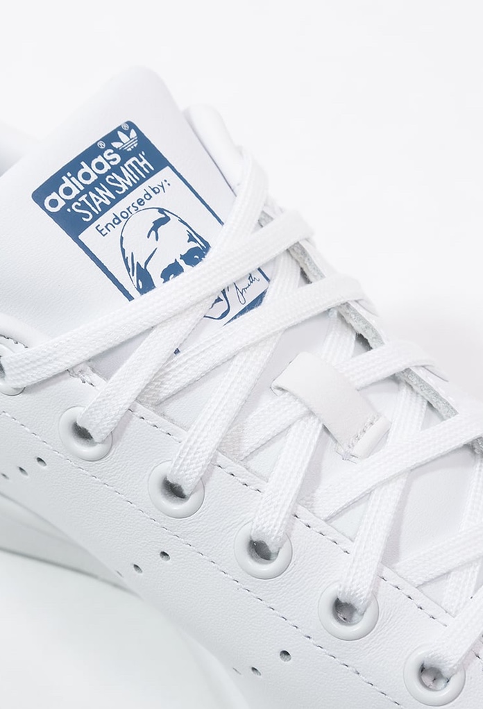 Baskets basses Stan Smith bleues enfant de la marque Adidas