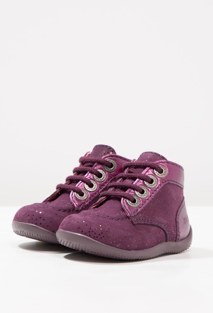 Chaussures premiers pas pour bébé Bonbon violet de la marque Kickers