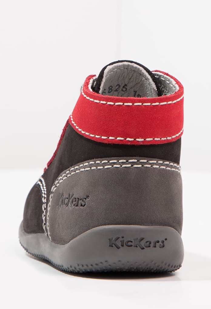 Chaussures premiers pas pour bébé Bonbon violet de la marque Kickers